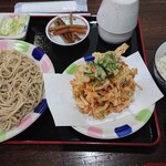 桶川市べに花ふるさと館 - 麦ご飯は￥160