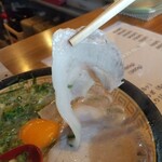 麺家 ぶらっくぴっぐ - チャーシューアップ