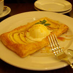 ビストロ ハッチ - アップルパイ（500円）