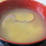 北上パンションホテル - 味噌汁にはアサリが入っています