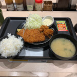 Matsunoya - ロースかつ&カキフライ定食　810円