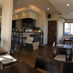 カフェ ケルン - 明るく広い店内（パノラマ）