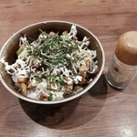 春一家 - チャーマヨ丼(355円)