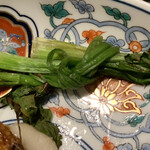 和み処 男山 - 一緒に付いていた仙台セリはおめでたい結び方になっていました(*^◯^*)