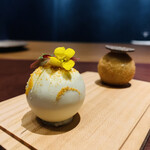 ラ カンロ - ②【Chaud Froid：鱈 白子】
                                ★ 鱈と馬鈴薯のコンフィ、黒トリュフ添え
                                　 白子とキャビアのカカオバターコーティング、柚子風味