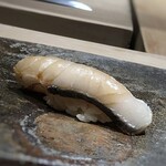 菊鮨 - ◆鰆・・軽くスモークされているのですが、しっとり感や味わい共にいつにも増して美味しい「鰆」
