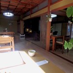 古民家ごはん 利久 - 店内