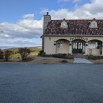 ピッツェリア トレパッソ - ピッツェリア トレパッソ　店舗は高台のてっぺんに　なんか絵になる！