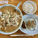 えぞっ子 蔦江 - 「元祖 味噌ラーメン」@780＋「味玉」@100＋「餃子3個と半ライスセット」@270(税込)