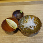 飯田商店 - 薬味の白髪ねぎ、柚子、味噌