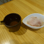 飯田商店 - 濃密な出汁と薄切りのロースチャーシュー