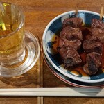 宇ち多゛ - これが私を含め、常連さんのポジショニングです。お皿はカシラ素焼きお酢です