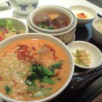 謝朋殿 仙台店 - 和牛 ハーフ麺ランチ