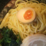 伊勢エビつけ麺えびとん - 彩りがきれいです