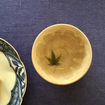 空也 - もみじ紋の湯呑みは季節外れ