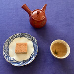 空也 - この常滑の急須は高価ではないが、五十年も使い込んでいるので艶が良い