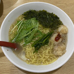 Ajian Kingu - 限定の海苔塩アジキン 
                        牛ホルモンと磯海苔の塩ラーメン