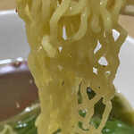 Ajian Kingu - 麺リフト 加水高めの細チヂレ麺