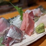 天史朗鮨 - お刺身盛り合わせ（メバチマグロ、アジ、〆サバ、石鯛、ハタ、鰤、マコガレイ）