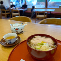 鉢の木 新館 - 温かい稲庭うどん