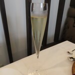 デュ・ヴァン・ハッシシ - クレマン・ド・ブルゴーニュ