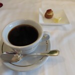 デュ・ヴァン・ハッシシ - コーヒーと小菓子