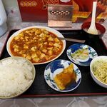 餃子の味楽 - 暫く待つと注文した麻婆豆腐ランチ６８０円の出来あがりです。