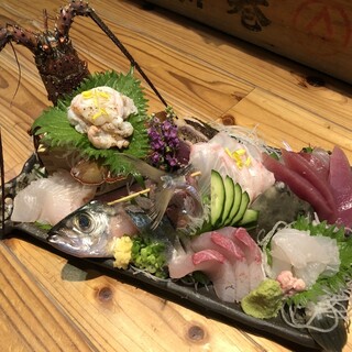 朝獲れ！新鮮なお刺身を是非桑名の魚のてっぺんで！