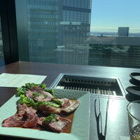 天空焼肉 星遊山 - プチご褒美ランチ　¥2,500
                      
                      牛タン
                      黒毛和牛とうがらし
                      黒毛和牛カルビ
                      PRIMEハラミ
                      プラチナポーク
                      清流鶏