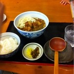 Menjaya Ichibanya Yamato - ランチの唐揚げカレーうどん定食。