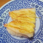 無添くら寿司 - あぶり海老チーズ(税抜)100円 (2020.12.19)