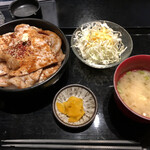 Tokachihokkoridokoroanesanchi - どろぶた炭火焼き豚丼　ランチ