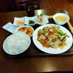 Koshitsu Chuuka Tabenomihoudai Kaen - 回鍋肉定食