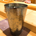 木挽町 とも樹 - 焼酎の水割りはチタンのグラスで