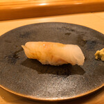 木挽町 とも樹 - ひらめの昆布締めのにぎり