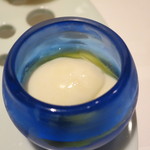 ア・ニュ ルトゥルヴェ・ヴー - アミューズ　（ホワイトアスパラガスのムース）  (2012/08)