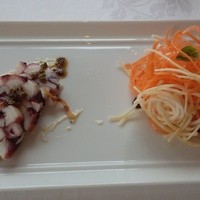 アンティカ オステリア デル ポンテ - タコカルパッチョと根セロリ