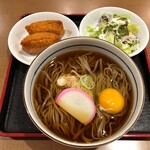 Nagano Daiichi Hoteru Oshokuji Dokoro - 宿泊者フリーで供される朝食。そばと稲荷とサラダ。十分！