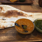 インドレストラン Shama - ナンとカレー2種