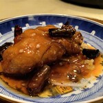 飄香 - 牡蠣 本日一押しの一皿です♪ 薄く衣を付けた大きな牡蠣（三陸産）をカラッと揚げ、井桁シェフの真髄である四川省24の味付けの一つ、焦がし唐辛子を効かせた甘酢ソースに絡めた料理　熱々でスパイシーな香りが漂い、辛さは控えめで旨味が濃厚で、う～美味し過ぎる(^^♪！