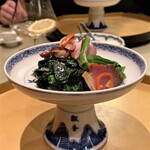 飄香 - 手作り干し肉　青菜 この日の青菜はちぢみほうれん草、干し肉の塩気が上手い具合に全体の味付けとなり、塩での味付けとはまるで別物の味わいにびっくりします。 ニンニクの風味が良いのですよね♪