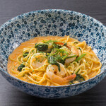 American cream with shrimp and spinach