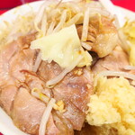 ラーメン二郎 - 豚