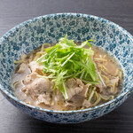 With pork shabu-shabu and plum meat-flavored boiled soy sauce