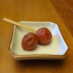 俵屋旅館 - 朝：梅干し