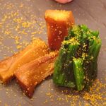 MENSHO - からすみをまぶしたメンマとほうれん草