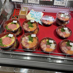 海鮮丼・天ぷら 博多 喜水丸 - 海鮮丼ショーケース