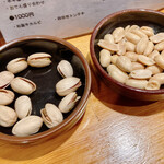 無器用男のざっくり居酒屋 満開 - サービス
ピスタチオ・ピーナッツ