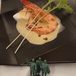 スカーサ - ④真鯛と有頭エビのヴァプール　ヴァンブランソース　いくら入り