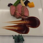 スカーサ - ⑥オーストラリア産仔牛のロース肉のソテー　赤ワインソース